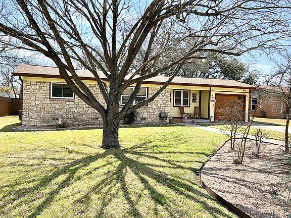 5th image of 1403 Larkwood Dr