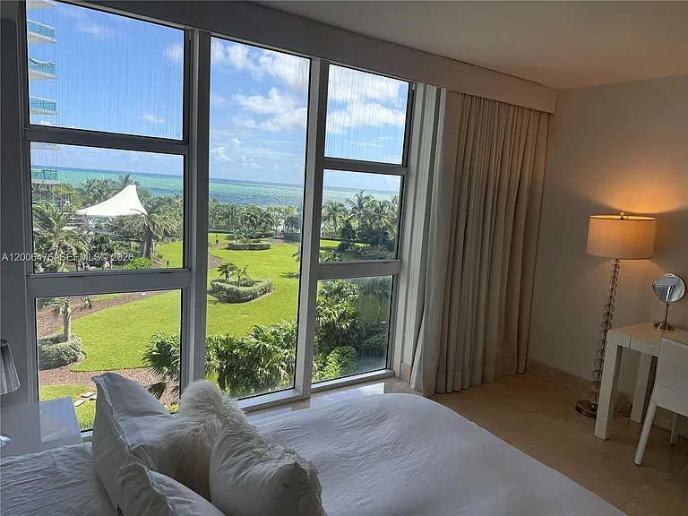 10275 Collins Ave #533 — Photo 40