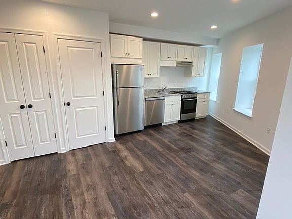 2nd image of 225 High St #6