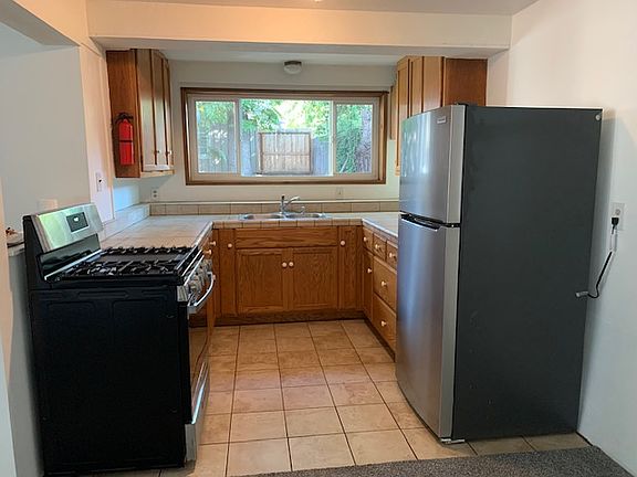 4th image of 1165 Hobart St #4