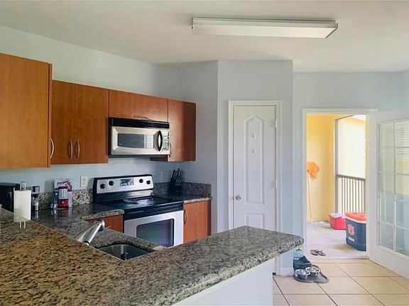 4th image of 142 SW Peacock Blvd APT 202