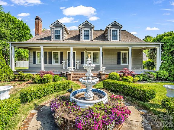 4th image of 238 W Mountain St