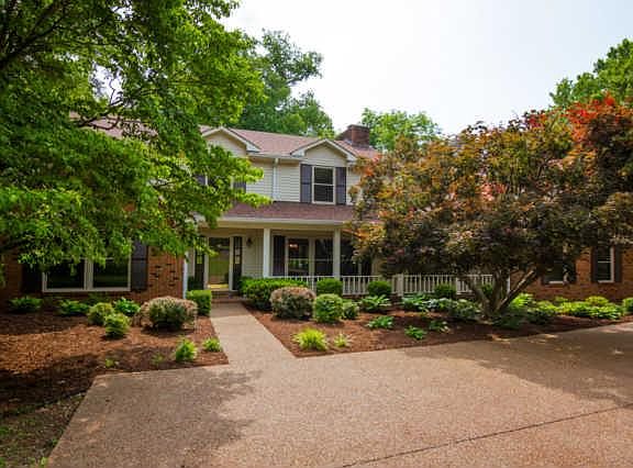 2nd image of 1031 S Browns Ln