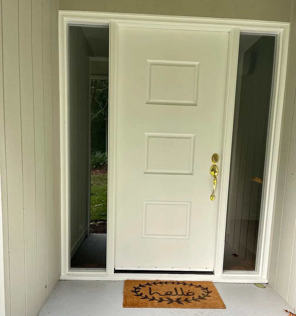 Bainbridge Island - Rolling Bay neighborhood. Lovely One story mid century charmer now available — Photo 2