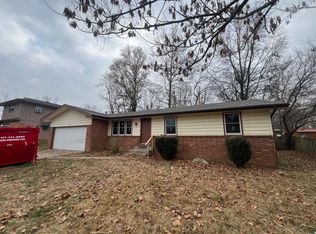 2546 W Primrose Ln, Springfield, MO 65807