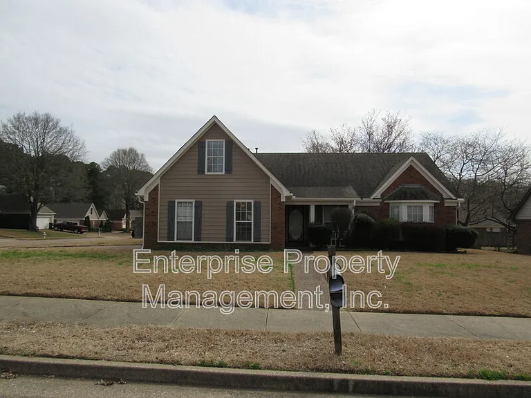 7037 Meadowlands Pl — Photo 2