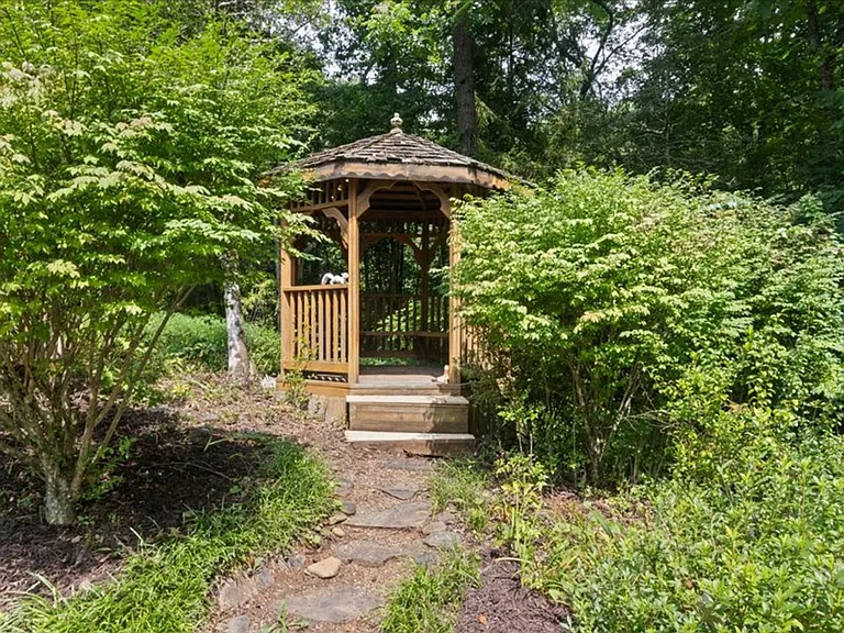 1050 Illahee Rd — Photo 21