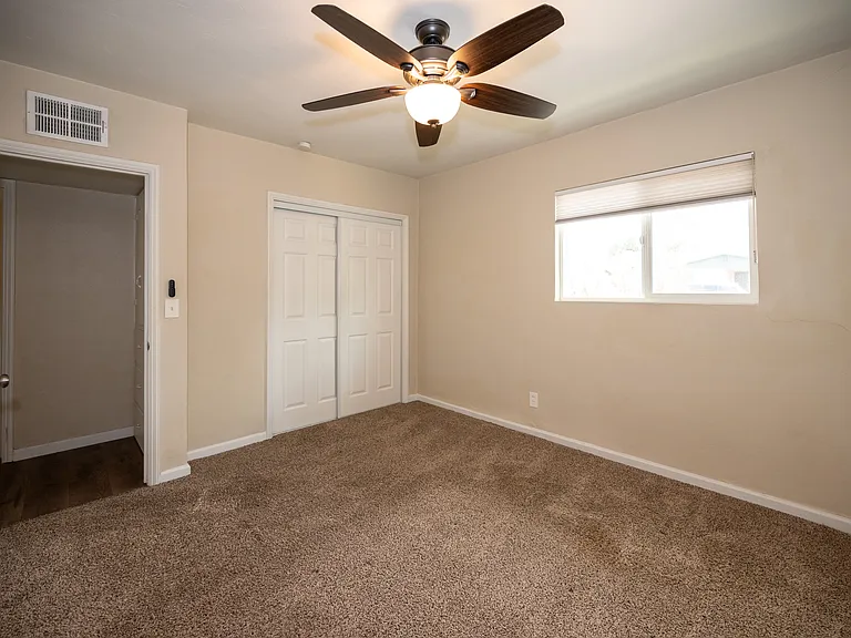 2217 E Silver St — Photo 19
