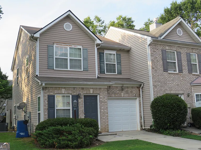 2718 Rocky Ct S — Photo 1