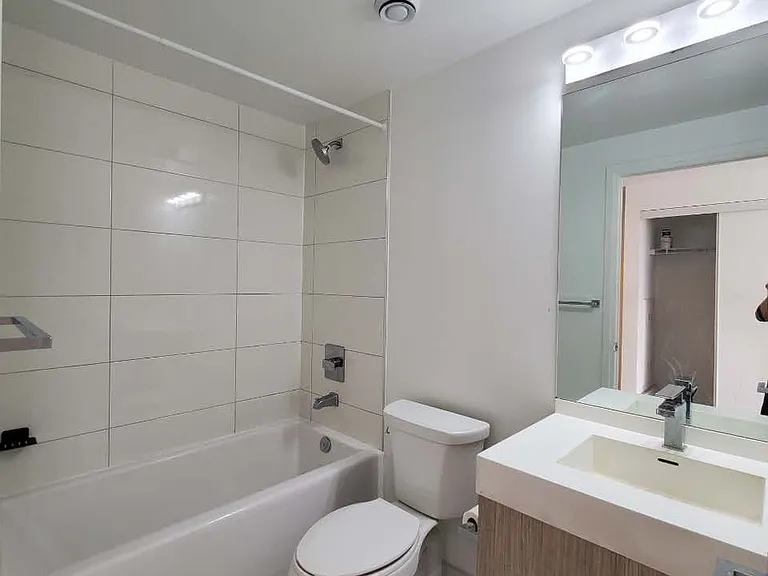 251 Jarvis St #306 — Photo 9
