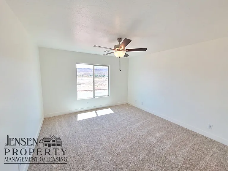 515 S Stewart Creek Cv — Photo 19