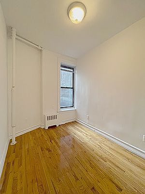 5th image of 64 Macdougal St APT 4