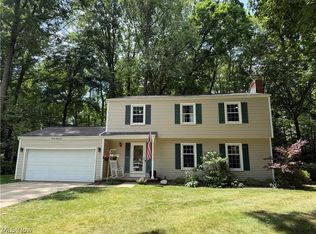2082 Willowdale Dr, Stow, OH 44224