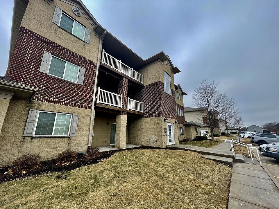 1st image of 460 Bradley Pl Unit 1