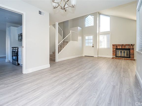 3rd image of 44 Amberleaf