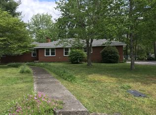 610 Country Club Dr, Tullahoma, TN 37388