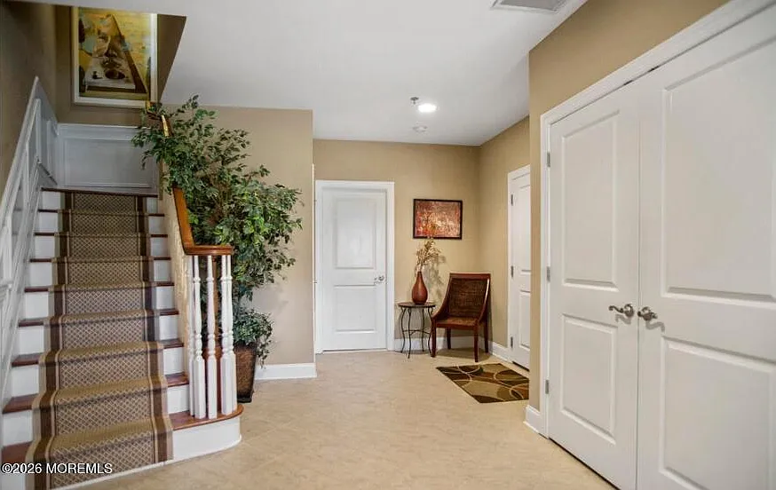 4 bed, 3.5 bath, 2310 sqft, $5,000 — Photo 2