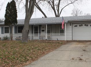 28 Marnel Rd, Montgomery, IL 60538