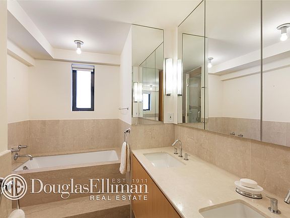 5th image of 60 Sutton Pl S #4CN