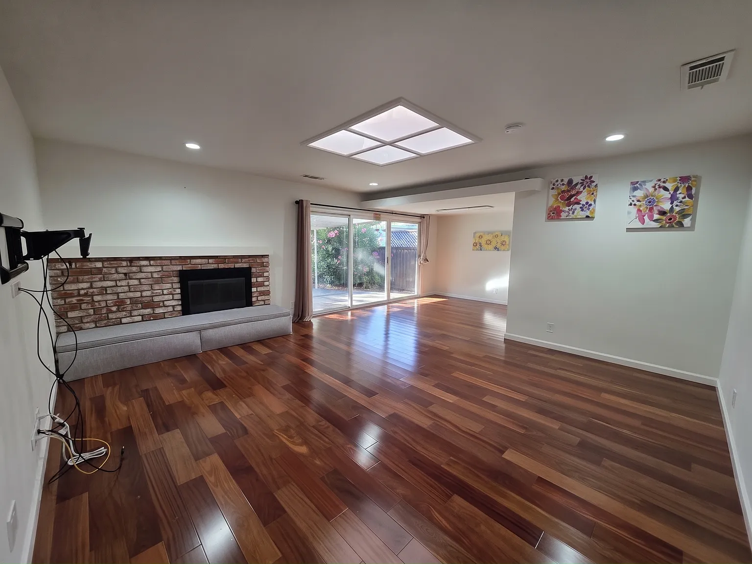4 bed, 1568 sqft, $5,700 — Photo 2