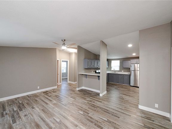 5th image of 1540 E John L Avenue