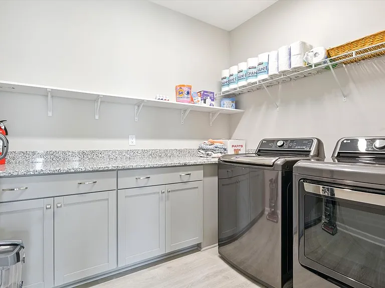220 Landshark Blvd — Photo 5