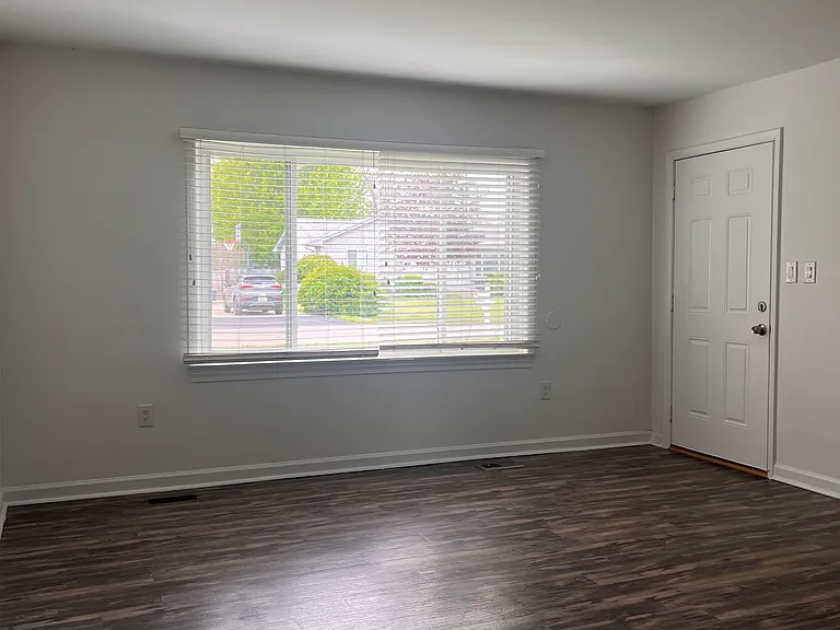 3263 Hessel Ave — Photo 7