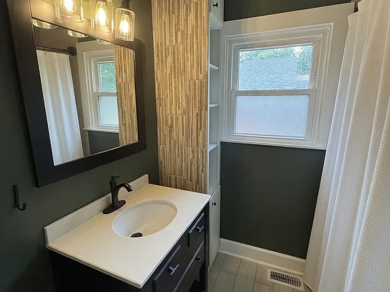 Main floor bathroom