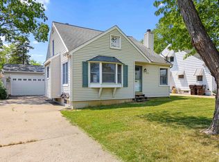 4215 N Gate Ridge Rd, Peoria, IL 61614