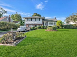 35 Elder Dr, Commack, NY 11725