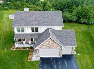 918 E Meadow Cir, Edgerton, WI 53534