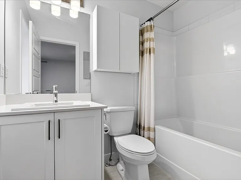 535 Paterson Way SW — Photo 42