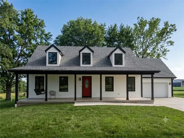 40107 E Lorenze Rd, Lone Jack, MO 64070