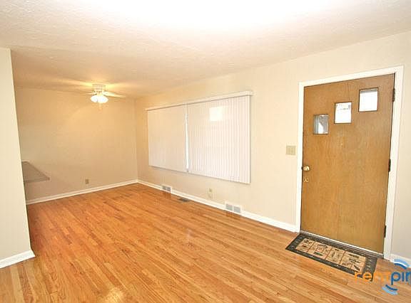 3rd image of 3825 Sheridan Blvd