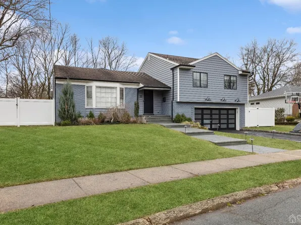 13 Brookfall Rd, Edison, NJ 08817