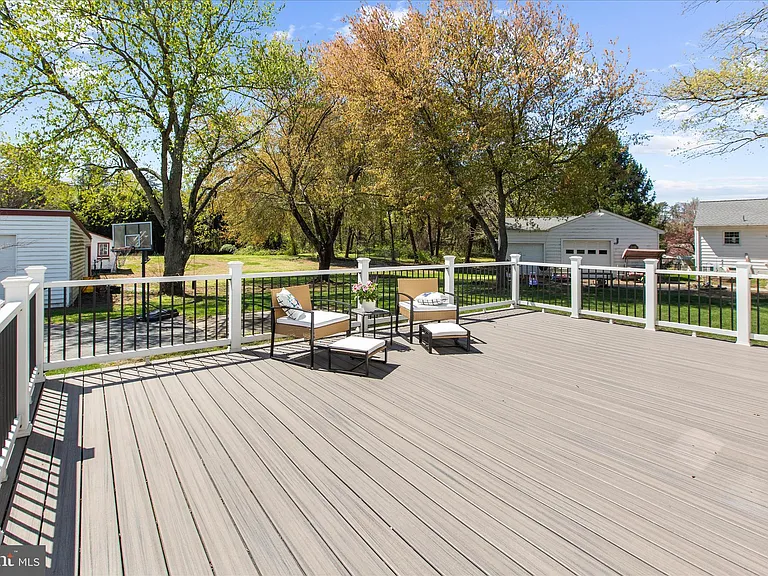 161 Margate Dr — Photo 42
