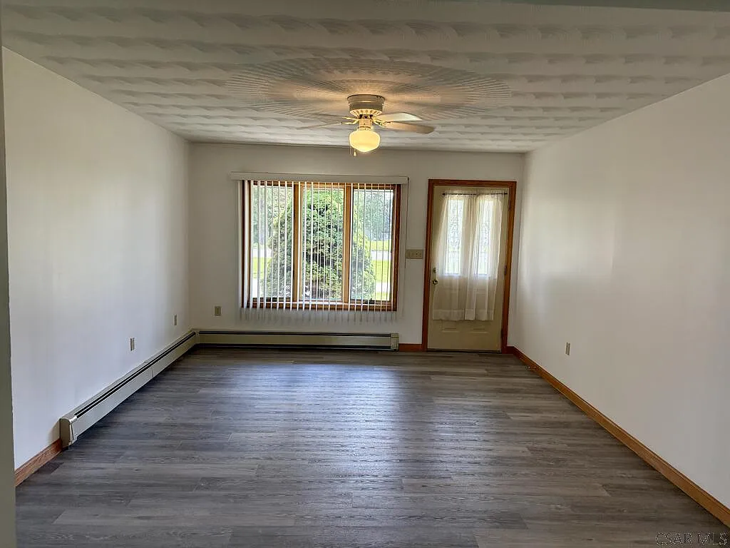 2 bed, 1.0 bath, 1100 sqft, $1,100 — Photo 3
