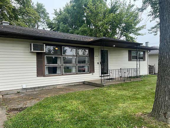 2nd image of 830 W 39th Ave