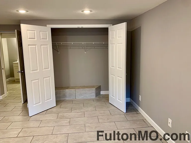 101 E 10th St #3 — Photo 15