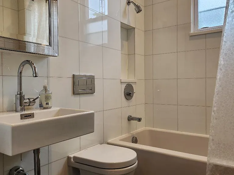 54 Hausman St #1A — Photo 15