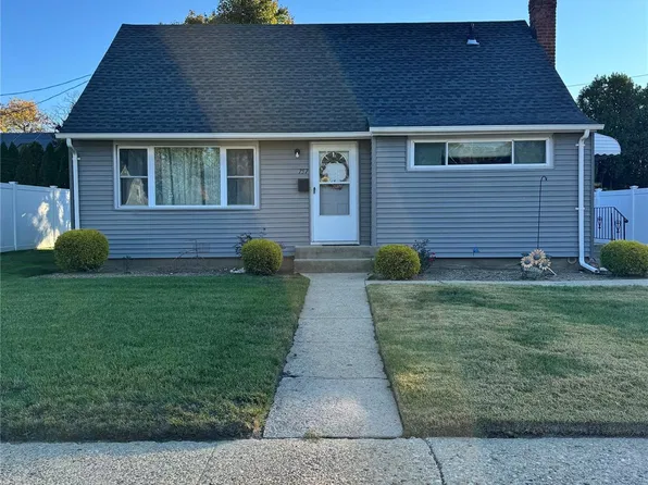 757 Van Buren Ave, East Meadow, NY 11554