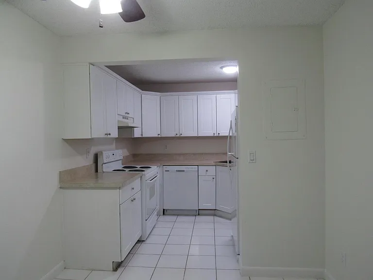 2110 SE Edler Dr — Photo 7