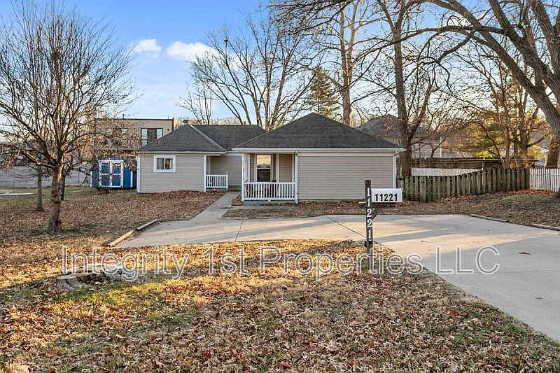 5 bed, 3.5 bath, 1623 sqft, $3,100 — Photo 1