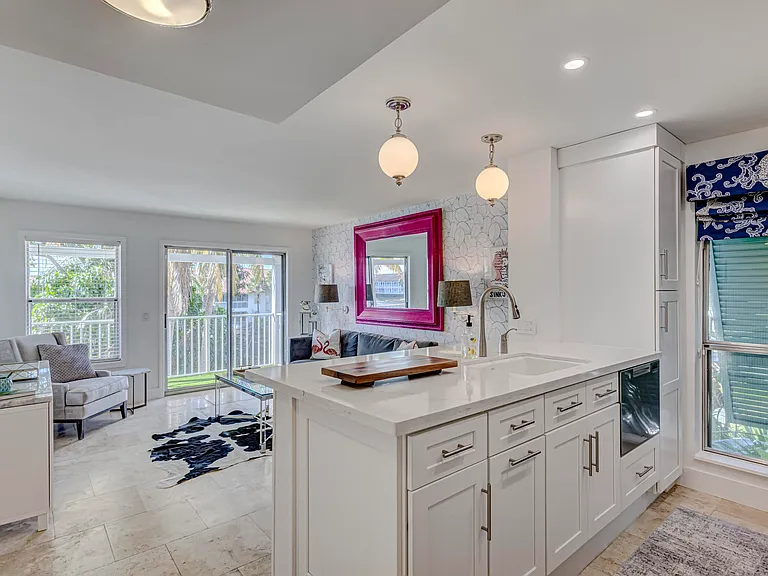 296 Cypress Point Dr — Photo 4