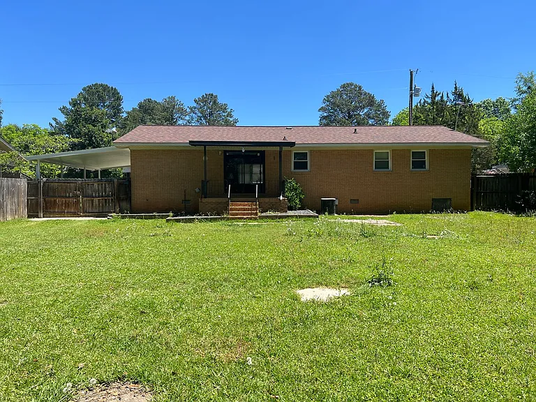 211 Laverne Dr — Photo 28