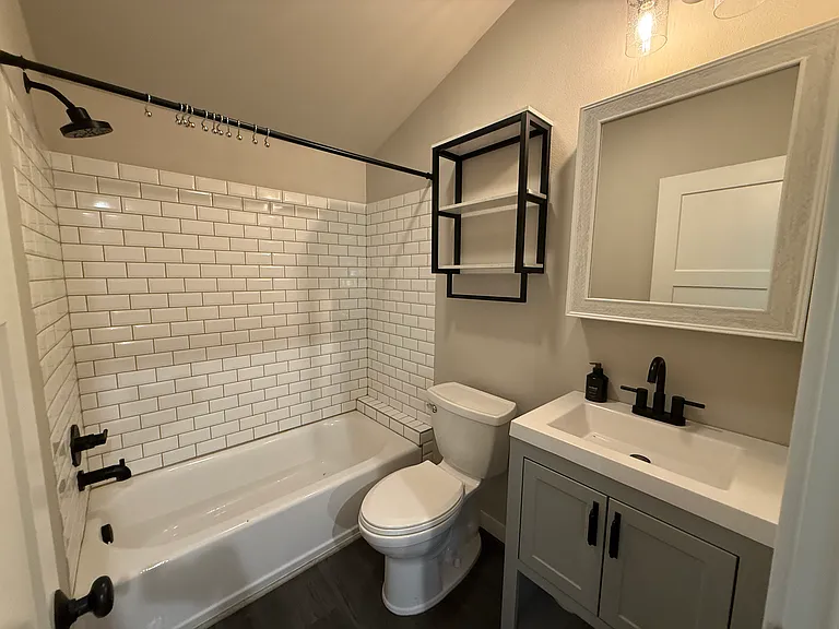 730 Hillcrest Dr — Photo 6