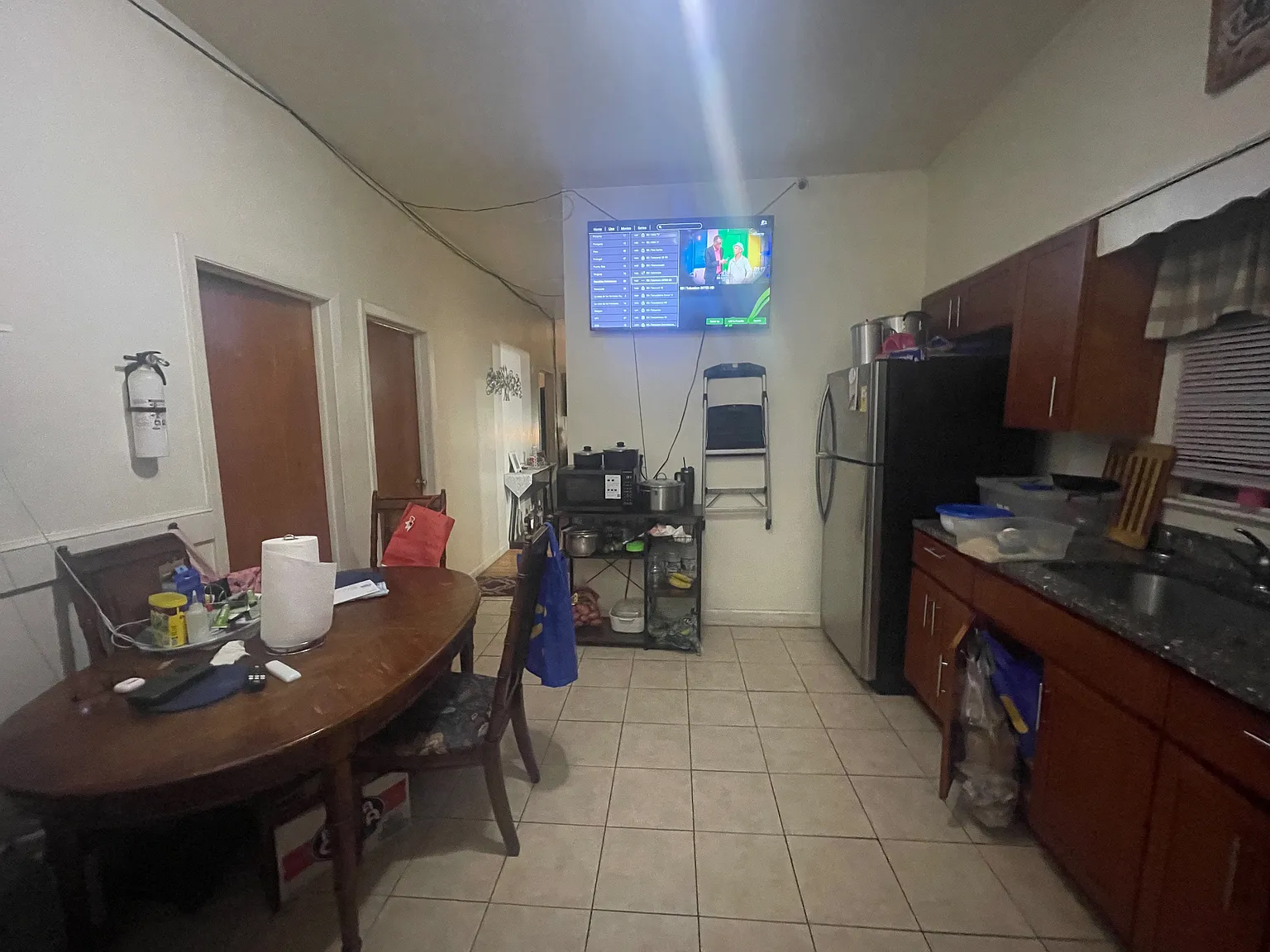 3 bed, 3840 sqft, $2,300 — Photo 2