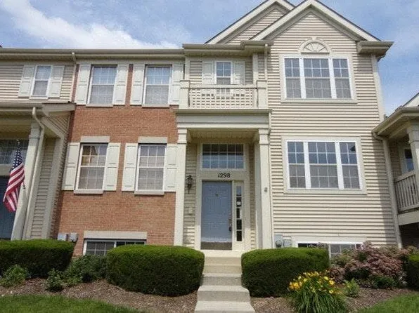 1298 Derry Ln, Hampshire, IL 60140