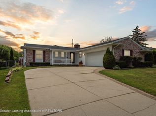 3503 Oakcliff Ln, Lansing, MI 48917