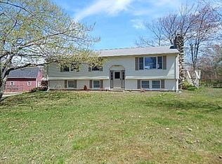 727 Hubbardston Rd, Barre, MA 01005